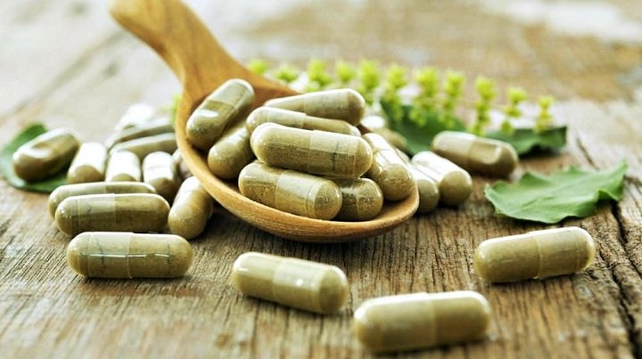 How does Trainwreck Kratom affect mood and stress levels?":